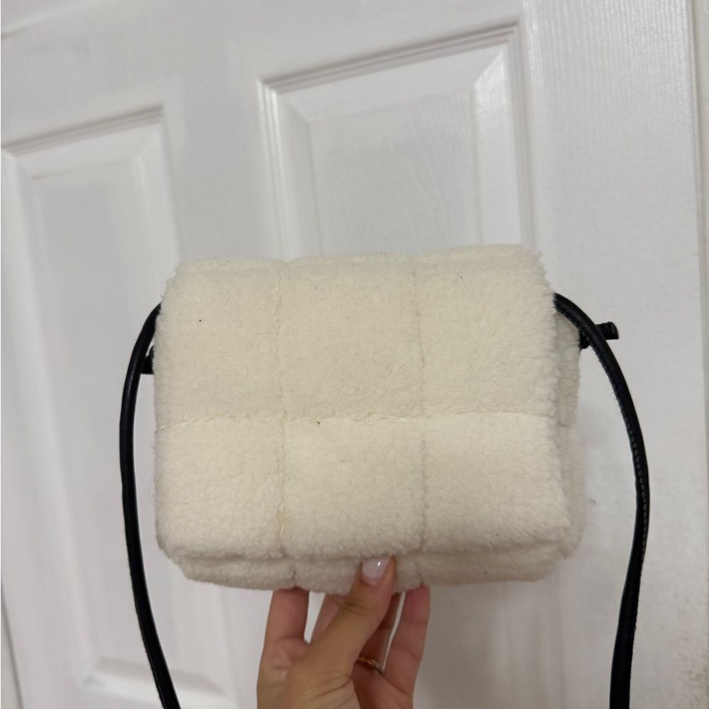 Elegant Cream Crossbody Bag